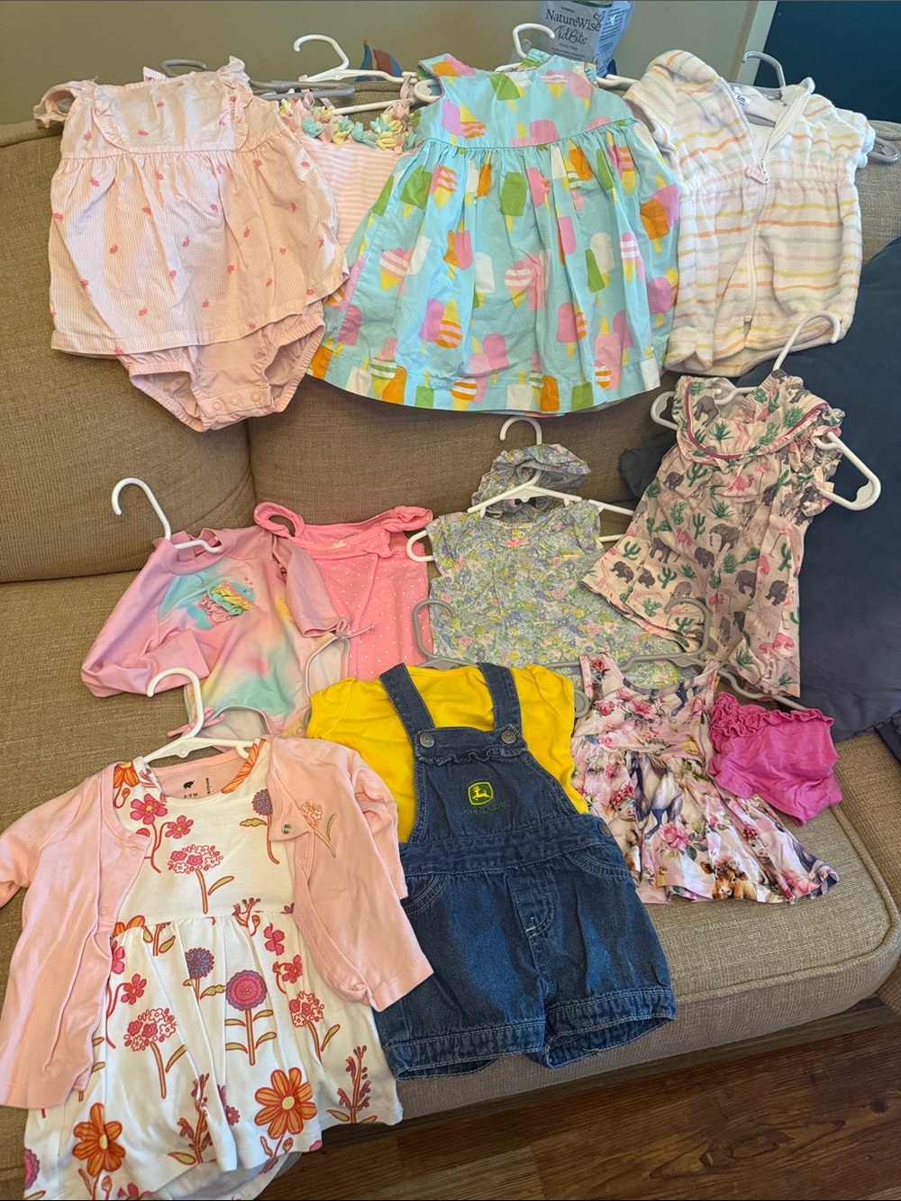 LOT OF 6 to 9 months baby girl clothes  12 outfits